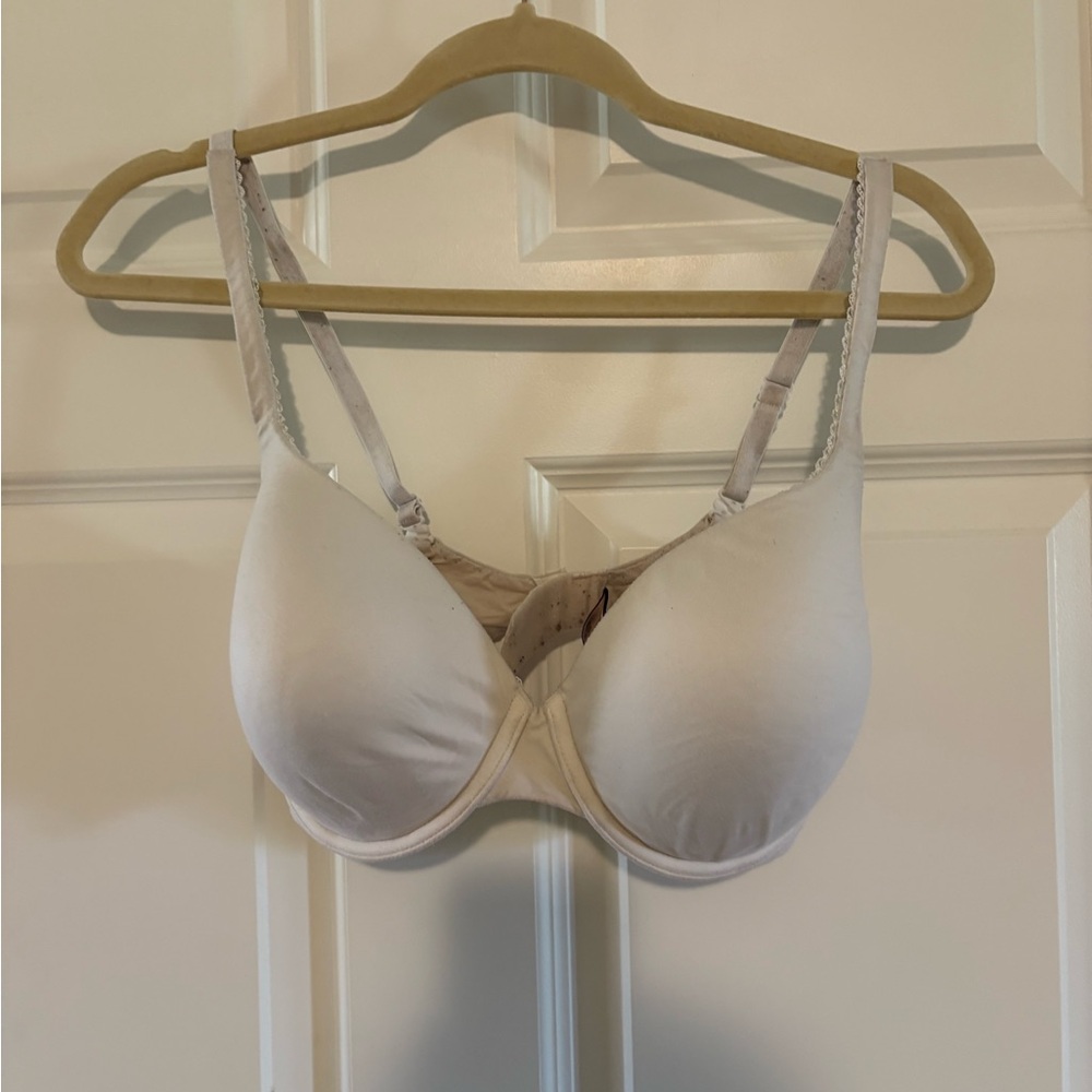 Victoria Secret lined perfect coverage bra